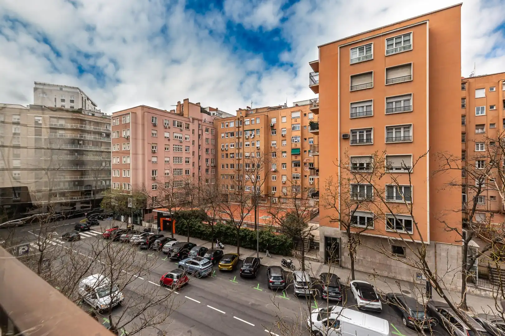 Außenansicht von Wohnung zum Verkauf in Madrid mit Klimaanlage und Abstellraum