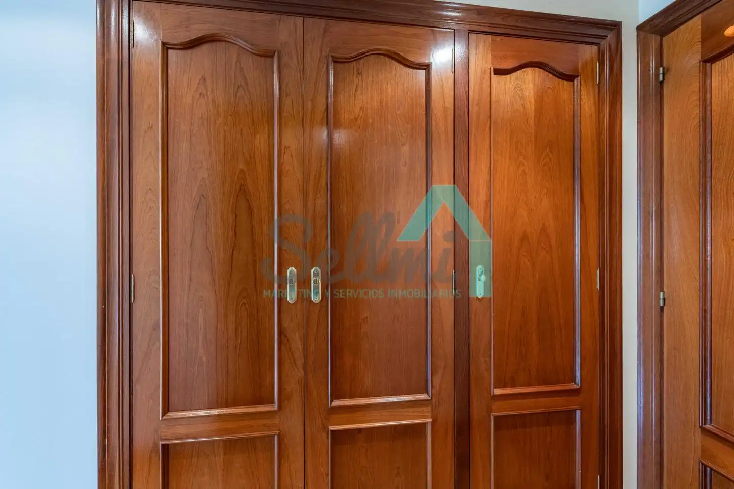Dormitori de Pis de lloguer en Oviedo  amb Calefacció, Parquet i Terrassa