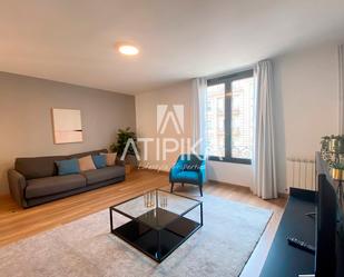 Living room of Flat to rent in  Barcelona Capital  with Air Conditioner, Heating and Parquet flooring