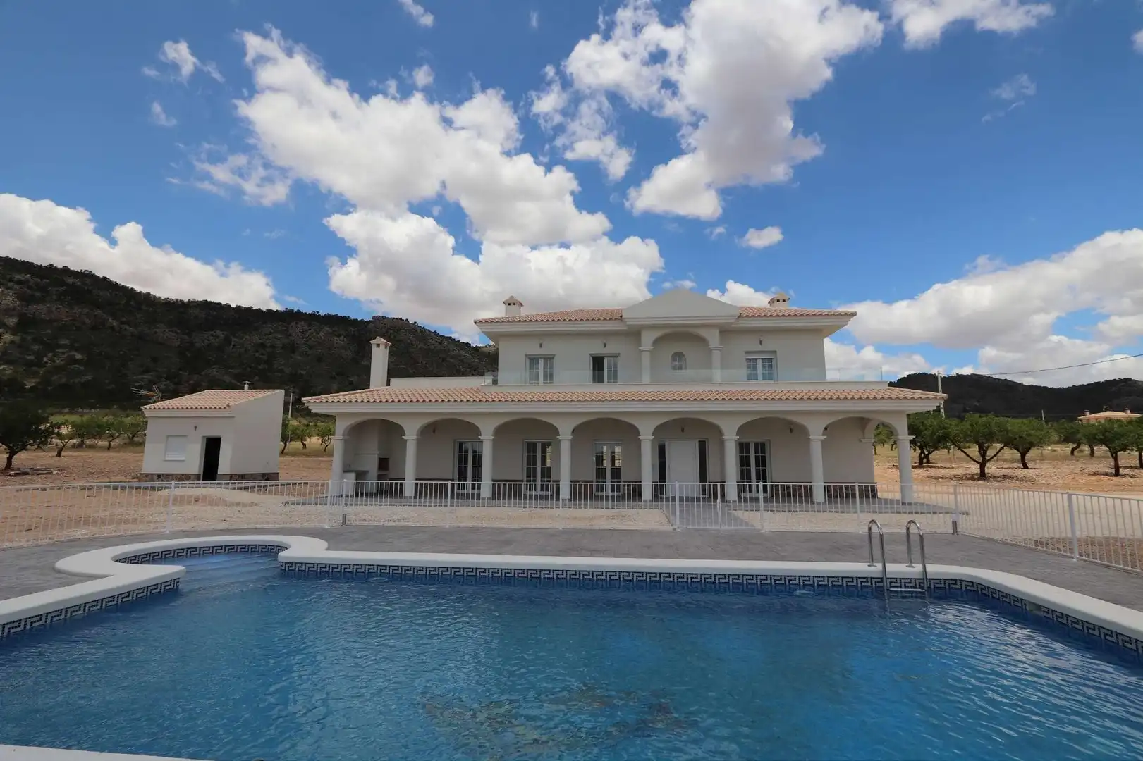 Chalet en venta en El Pinós / Pinoso