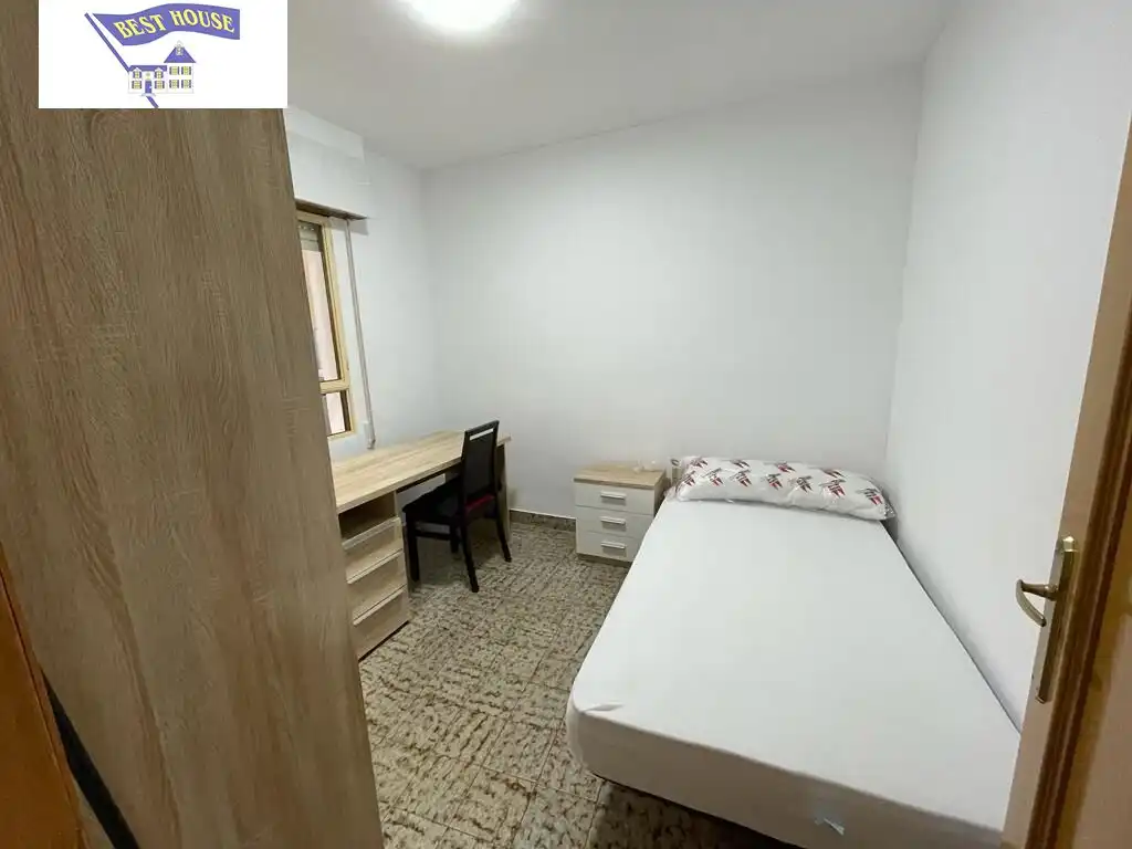 Bedroom of Flat for share in Albacete  with Heating and Balcony