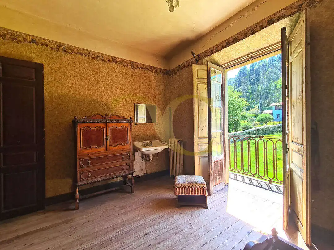 Dormitori de Casa o xalet en venda en Llanes amb Jardí privat, Terrassa i Traster