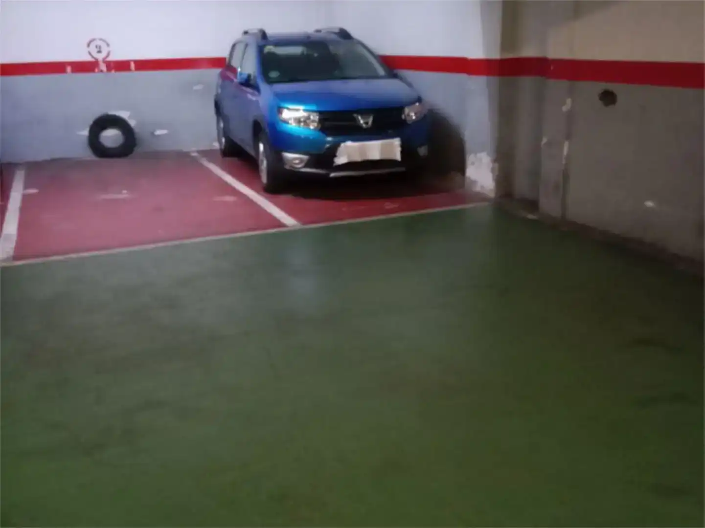 Aparcament de Garatge en venda en Barcelona amb Alarma