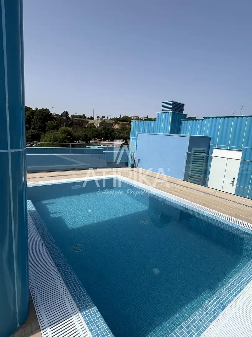 Swimming pool of Flat for rent in Barcelona  with Air Conditioner, Parquet flooring and Storage room