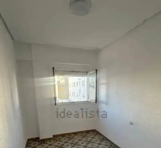 Habitación de Piso en venta en Paterna con Horno y Balcón