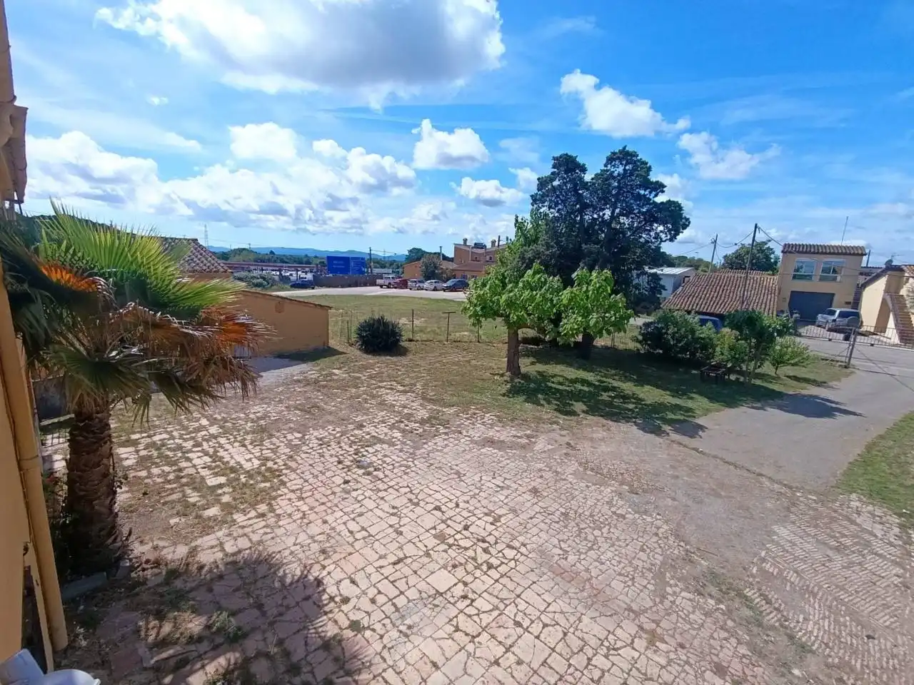 Finca rústica en venda en Aiguaviva amb Jardí privat