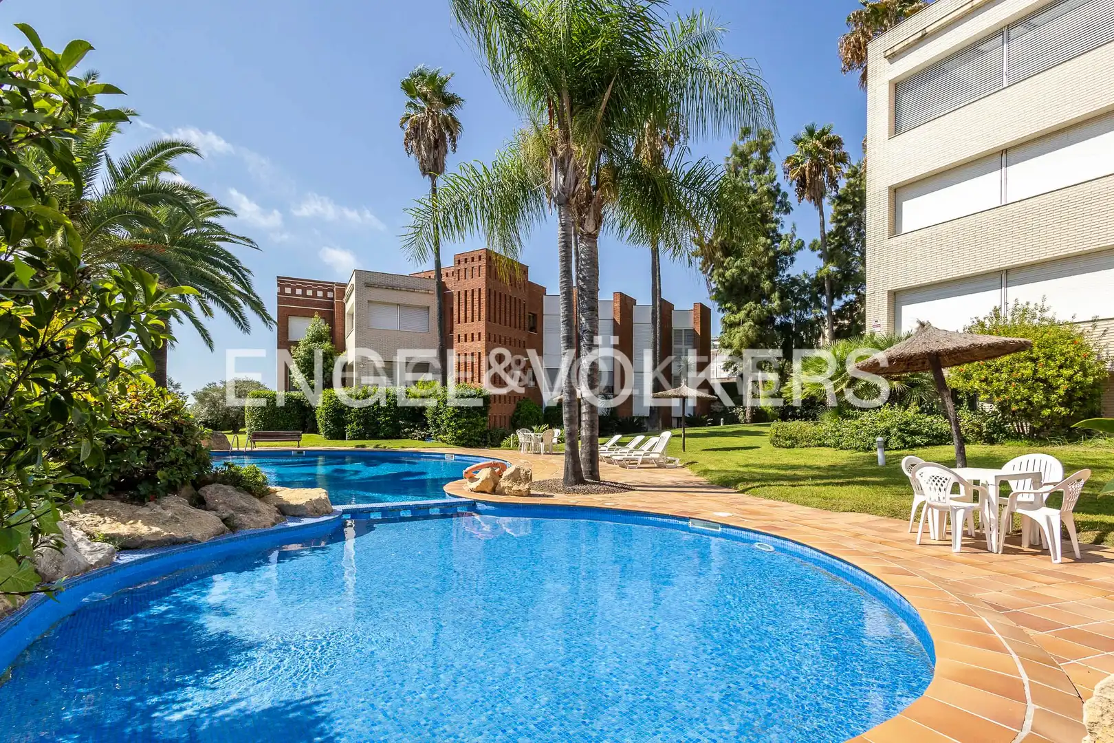 Außenansicht von Wohnung zur Miete in Tarragona mit Klimaanlage, Heizung und Privatgarten