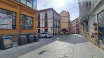 Vista exterior de Pis en venda en Ávila Capital amb Calefacció i Traster