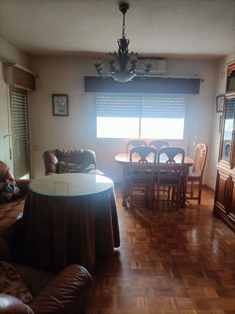 Comedor de Piso de alquiler en  Jaén Capital con Aire acondicionado, Calefacción y Amueblado