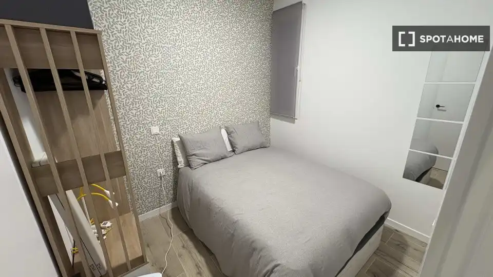 Schlafzimmer von Wohnungen zur untervermieten in Madrid mit Klimaanlage, Heizung und Terrasse