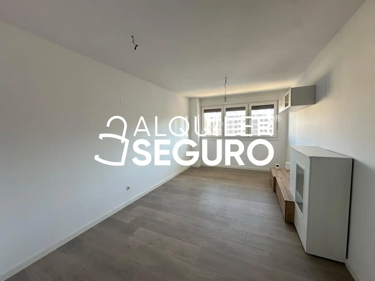 Bedroom of Flat for rent in Madrid  with Air Conditioner, Heating and Storage room