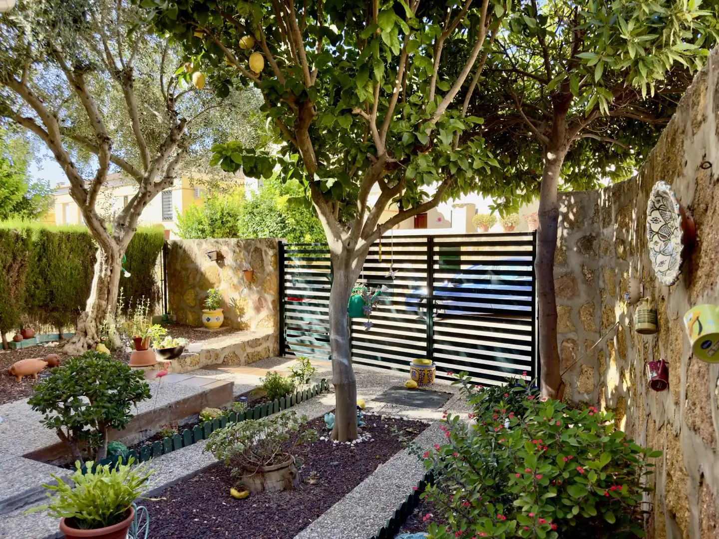Jardí de Casa o xalet en venda en Tomares amb Aire condicionat, Calefacció i Terrassa