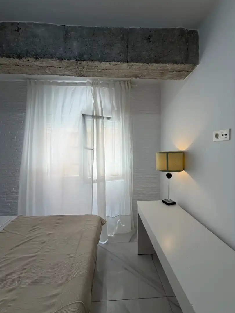 Habitación de Piso para compartir en Granada con Amueblado, Horno y Lavadora