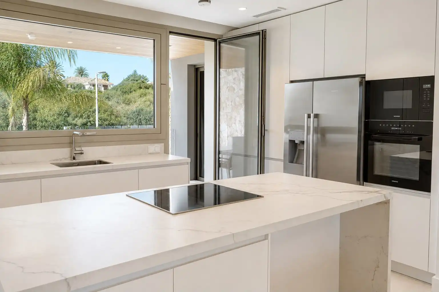 Cuina de Apartament en venda en Marbella amb Aire condicionat, Terrassa i Traster