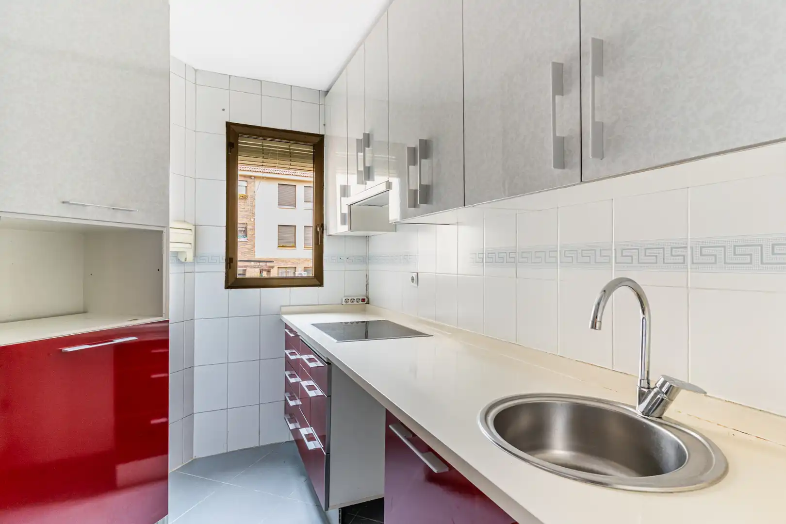 Küche von Wohnung zum Verkauf in Majadahonda mit Klimaanlage, Heizung und Privatgarten