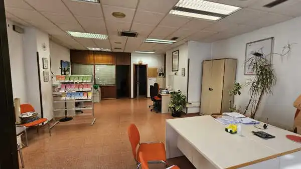 Local en venda en Ferrol amb Aire condicionat