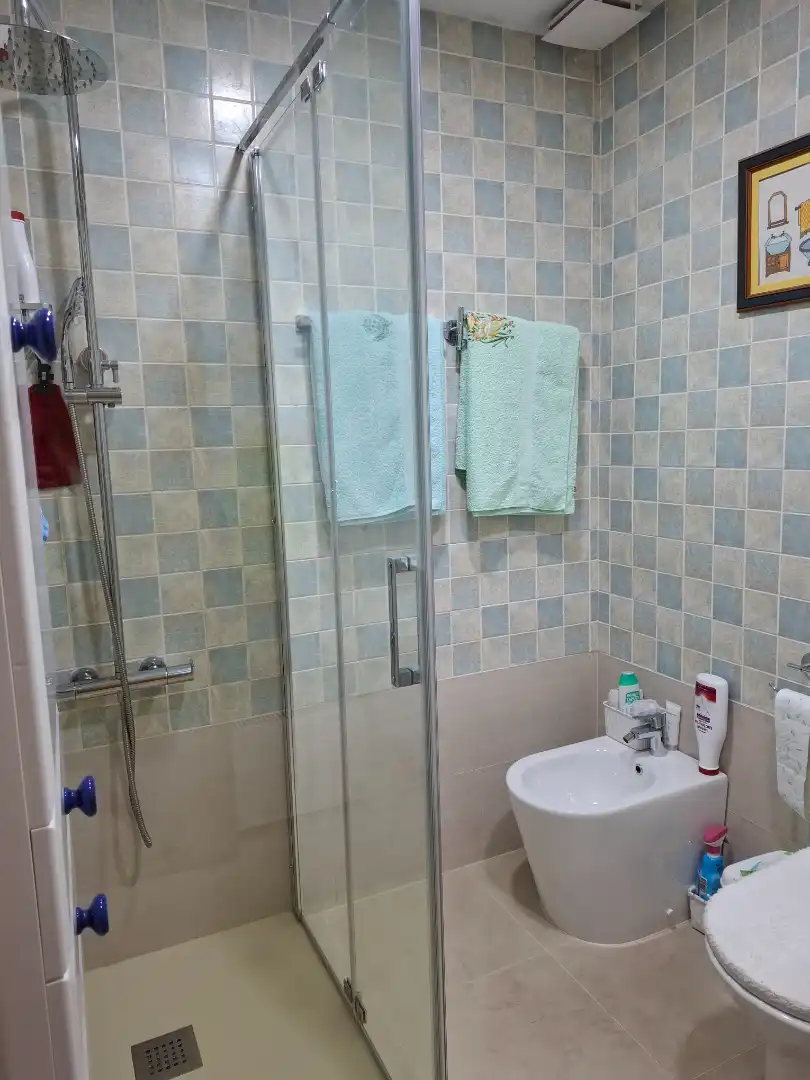 Baño de Piso en venta en Mairena del Aljarafe con Aire acondicionado, Calefacción y Jardín privado