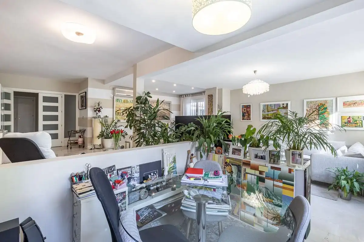 Living room of Flat for sale in Granada  with Air Conditioner, Heating and Storage room