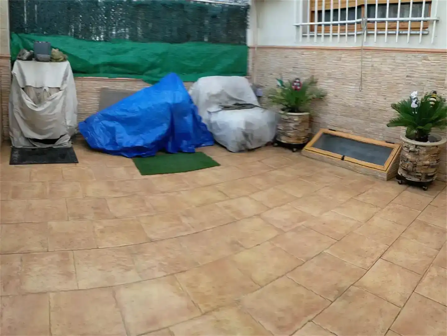 Terrassa de Casa adosada en venda en Linares amb Aire condicionat, Jardí privat i Parquet