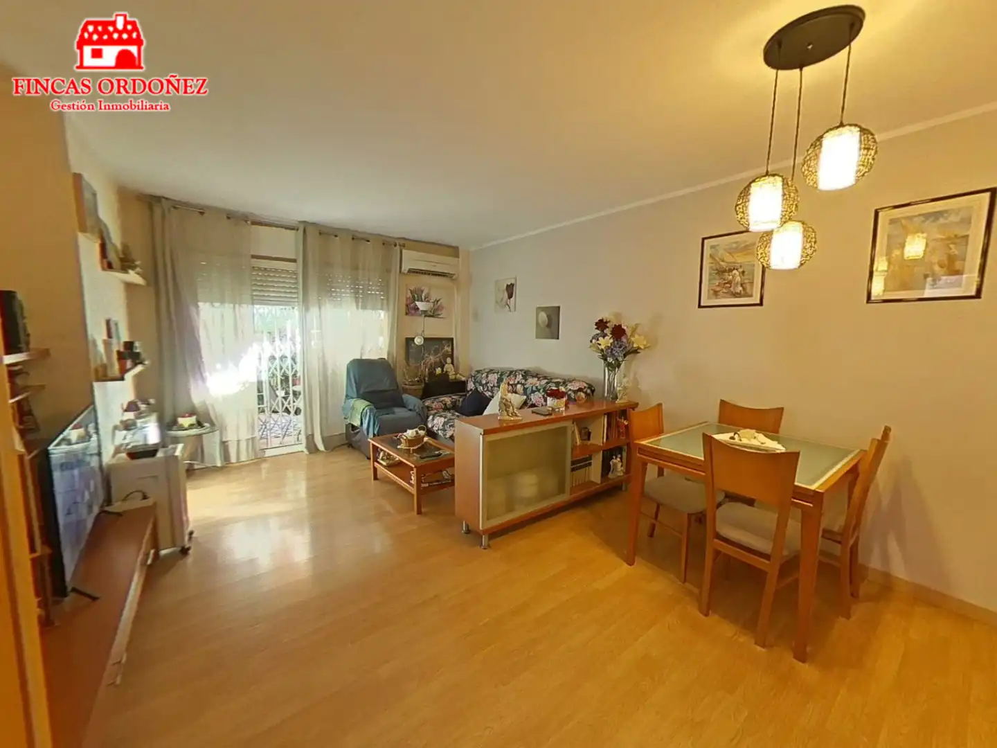 Sala d'estar de Pis en venda en Sant Andreu de la Barca amb Calefacció, Parquet i Terrassa