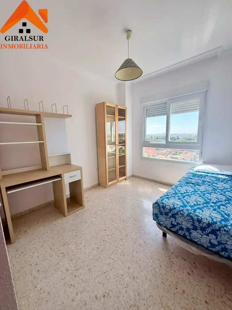 Bedroom of Flat for sale in Sevilla  with Air Conditioner