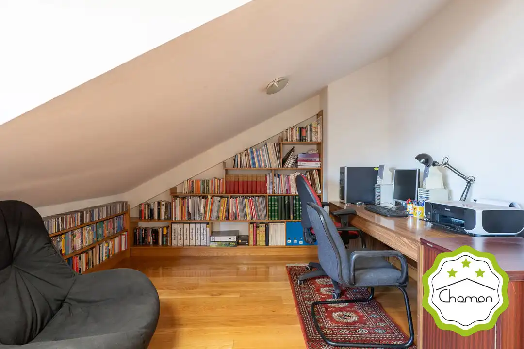 Casa adosada en venta en Loiu con Calefacción y Jardín privado