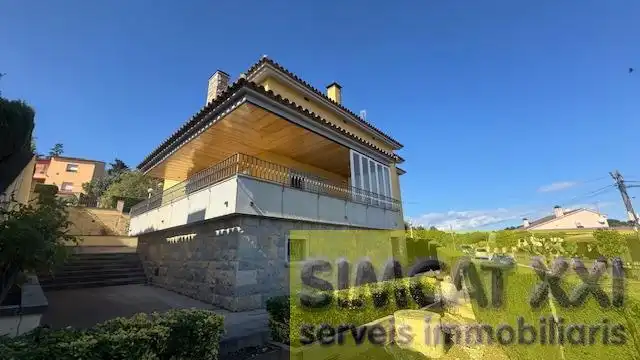 Exterior view of Houses for sale in Figueres  with Air Conditioner, Heating and Terrace