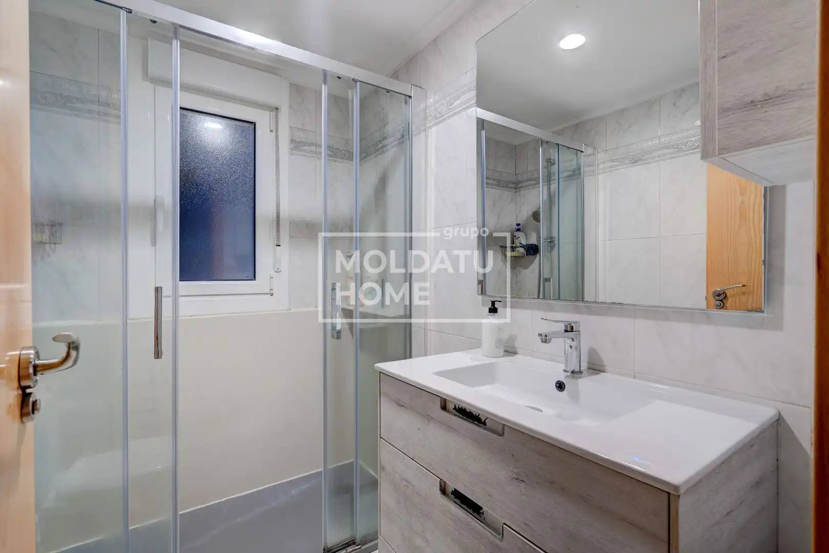 Baño de Piso en venta en Irun  con Calefacción