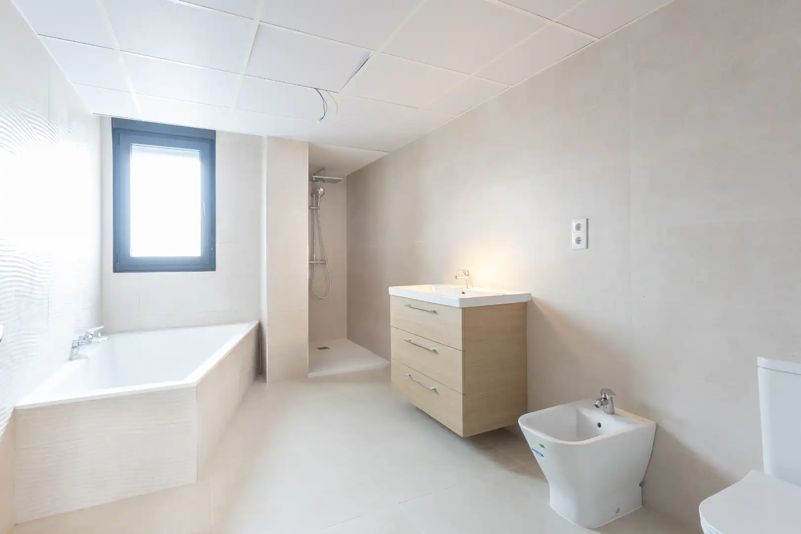 Bathroom of Houses for sale in Brunete, Madrid