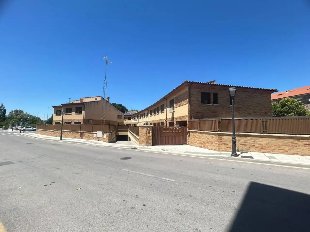 Vista exterior de Casa adosada en venta en Illescas con Aire acondicionado, Calefacción y Alarma