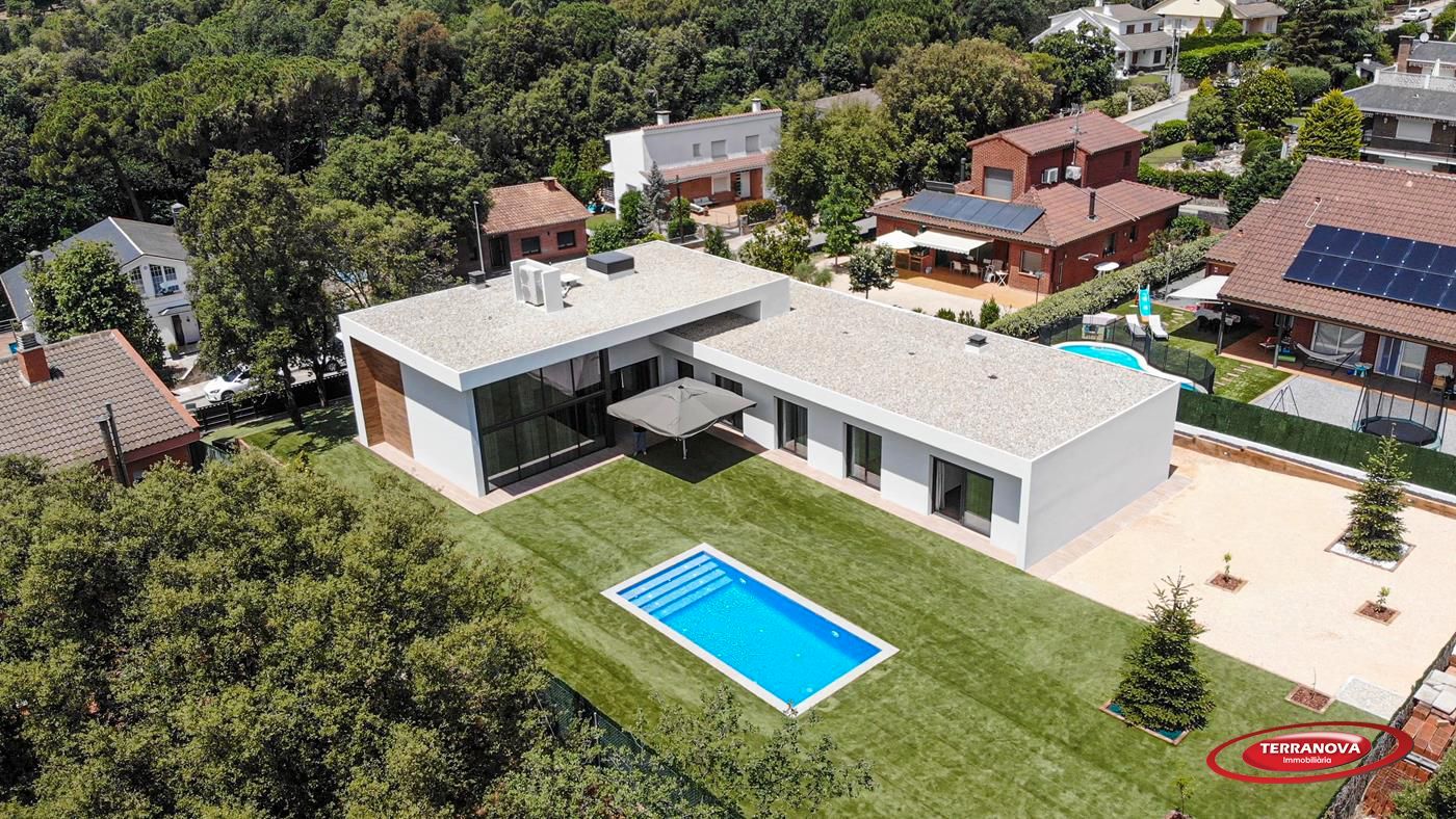Exterior view of House or chalet for sale in L'Ametlla del Vallès  with Heating and Private garden