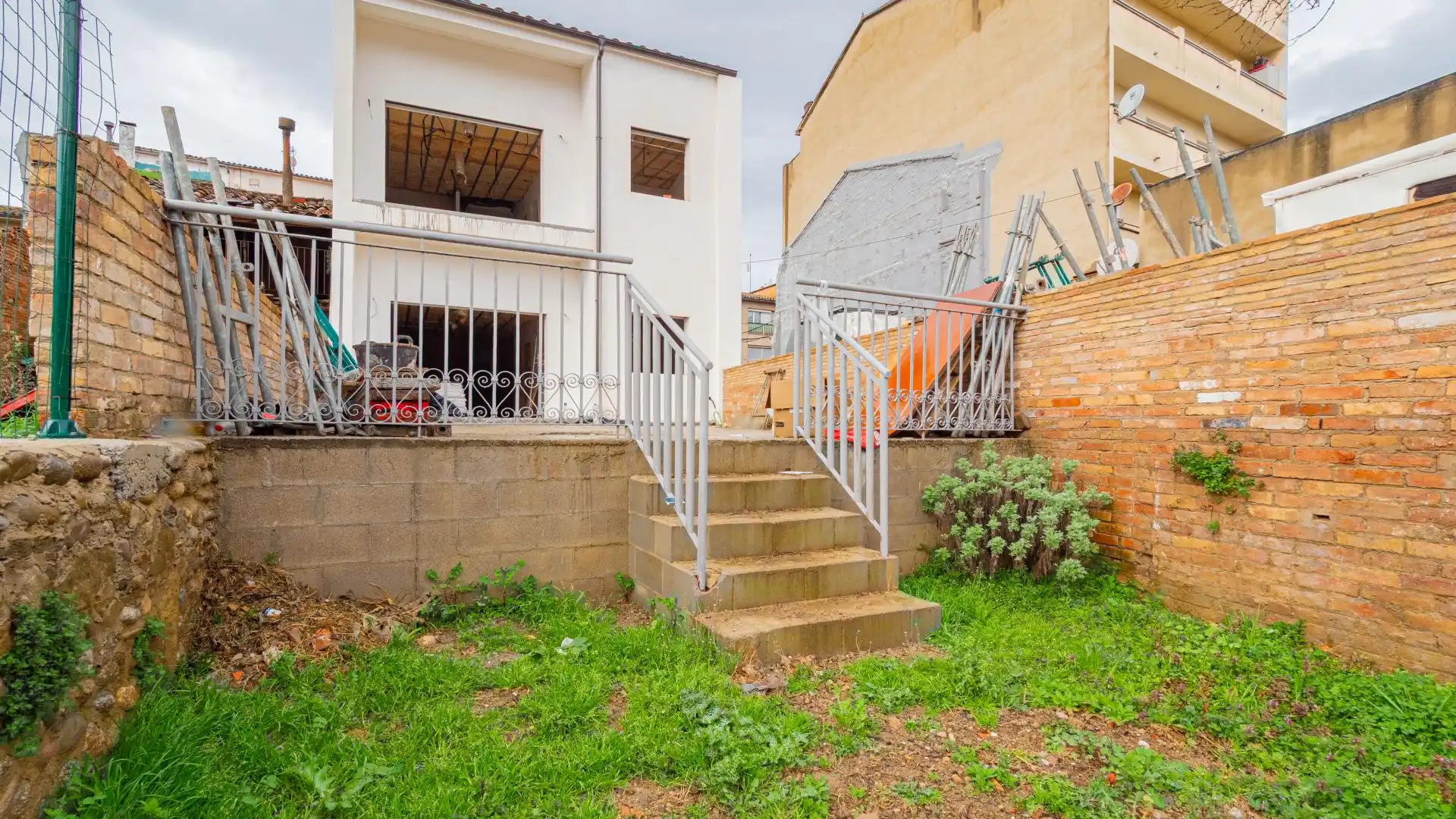 Vista exterior de Piso en venta en Manlleu con Calefacción