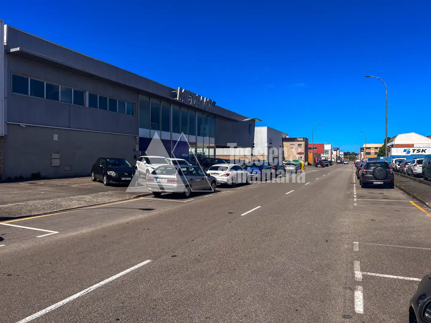 Außenansicht von Fabrikhallen zur Miete in Gijón 
