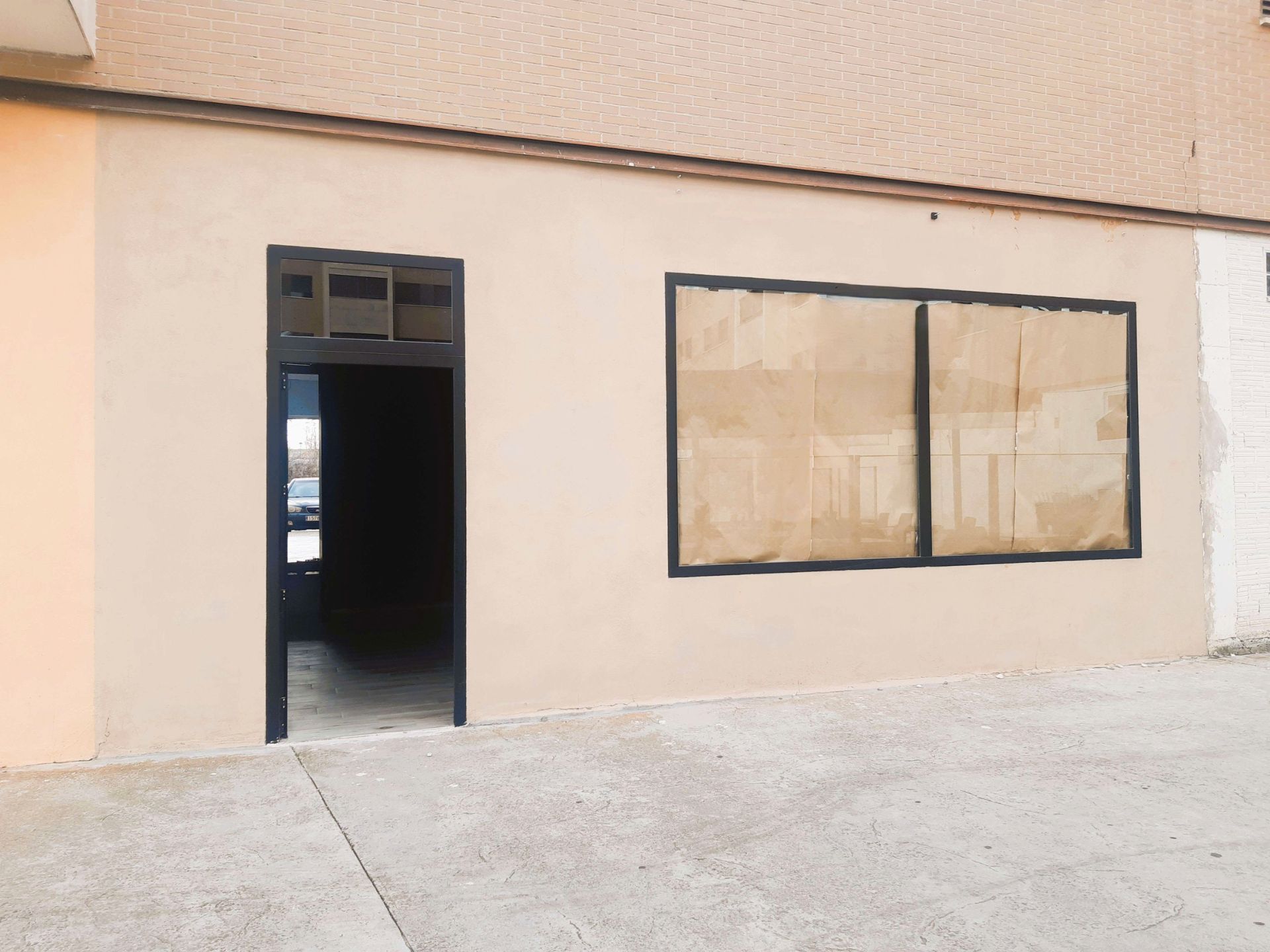 Local de alquiler en Calle Río Ebro