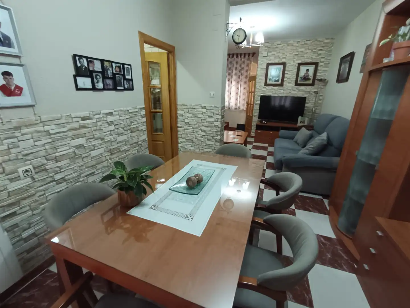 Esszimmer von Einfamilien-Reihenhaus zum Verkauf in Jaén mit Klimaanlage, Heizung und Terrasse