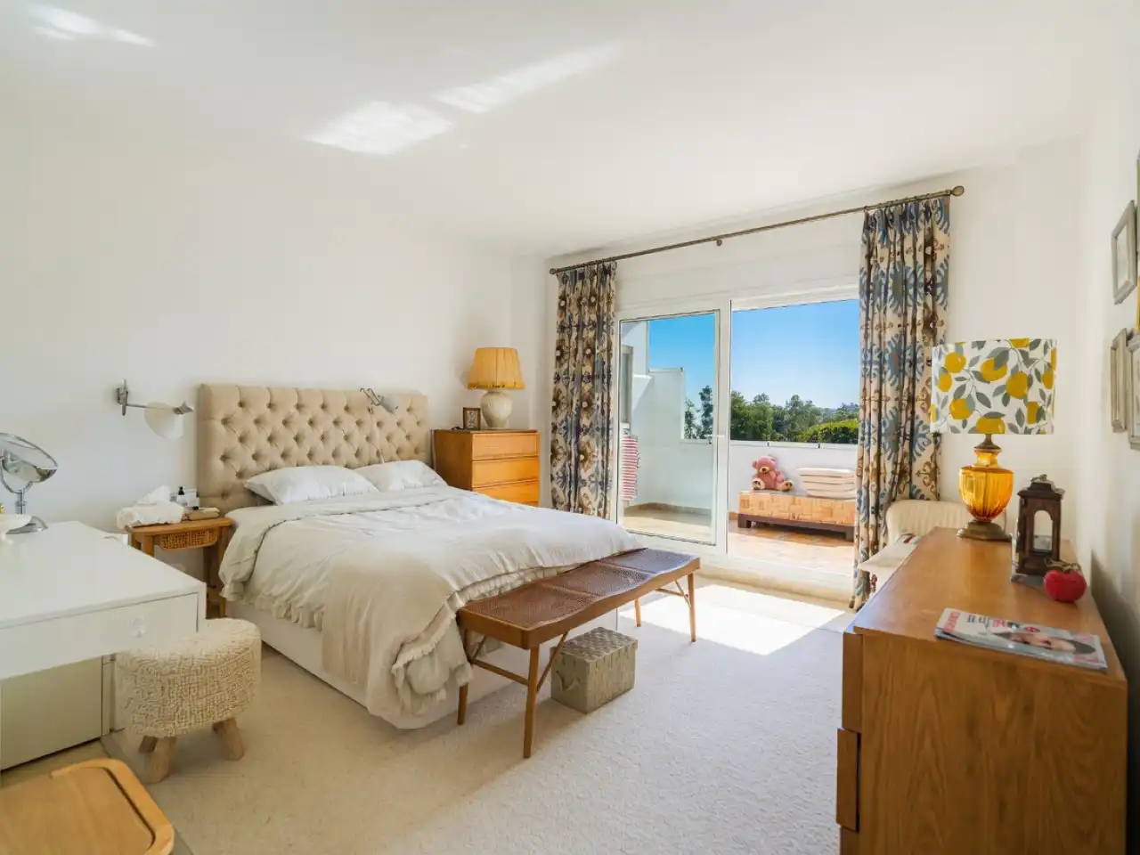 Habitación de Planta baja en venta en Marbella con Aire acondicionado, Calefacción y Jardín privado
