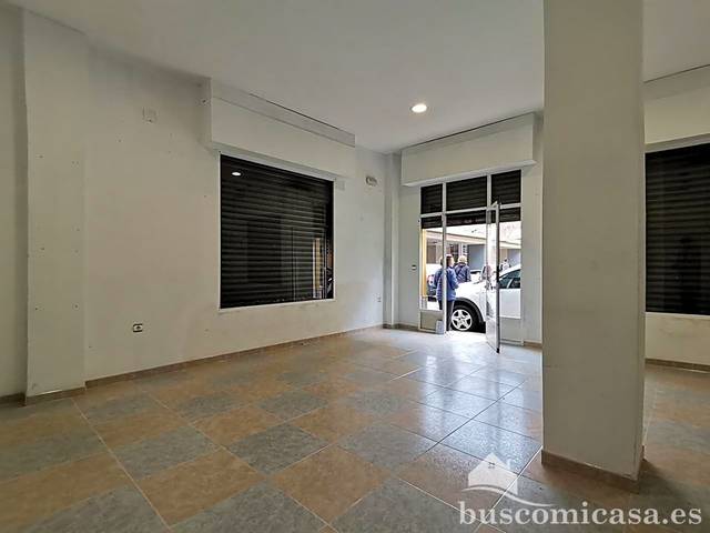 Local comercial en Alquiler en Andrés Segovia en Centro ciudad