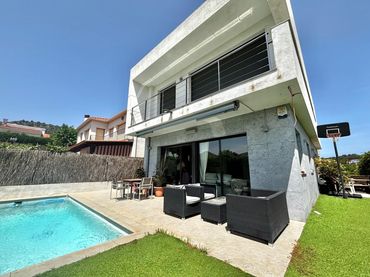 Maison avec balcon à vendre à Pinemar