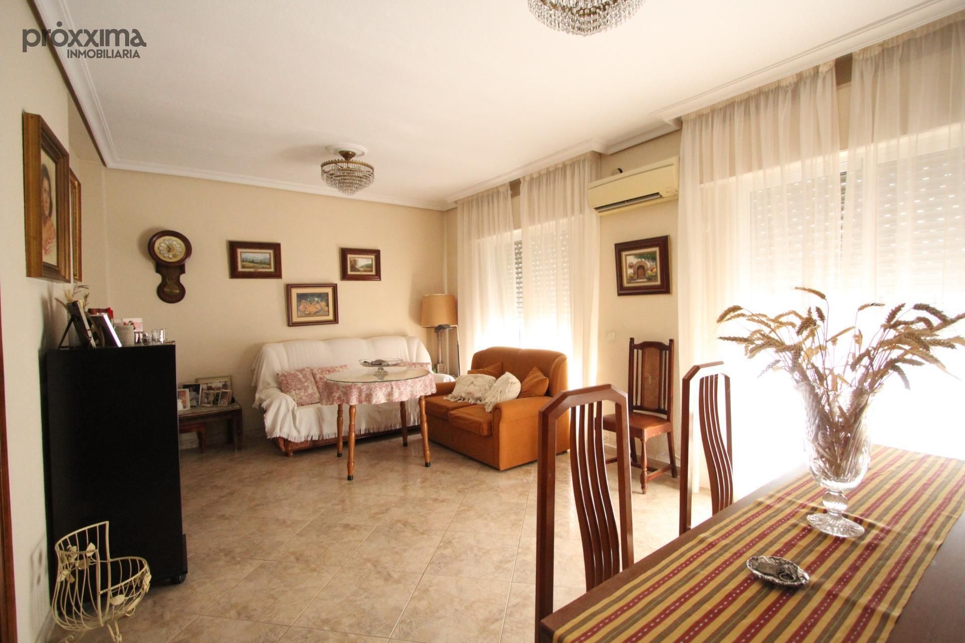 Sala d'estar de Pis en venda en  Sevilla Capital amb Aire condicionat i Balcó