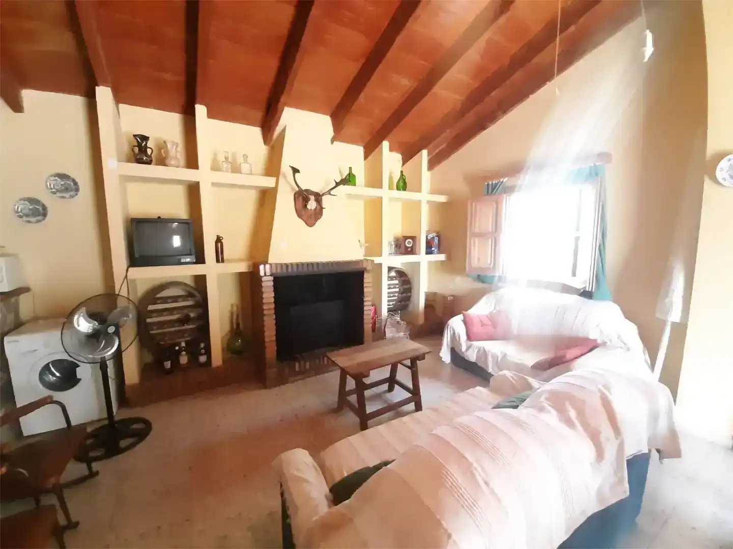 Sala d'estar de Casa o xalet en venda en Quesada amb Jardí privat, Piscina i Moblat