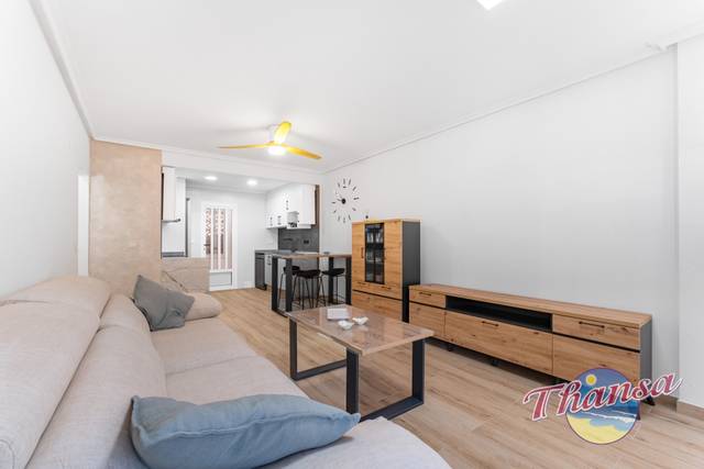 Casa adosada en Venta en Carrer Bahia en Los Arenales del Sol