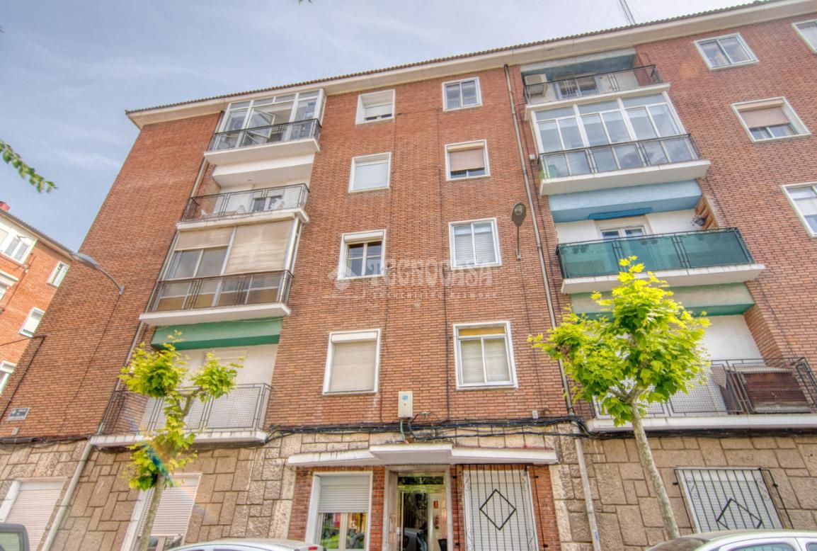 Exterior view of Flat for sale in Valladolid Capital  with Heating