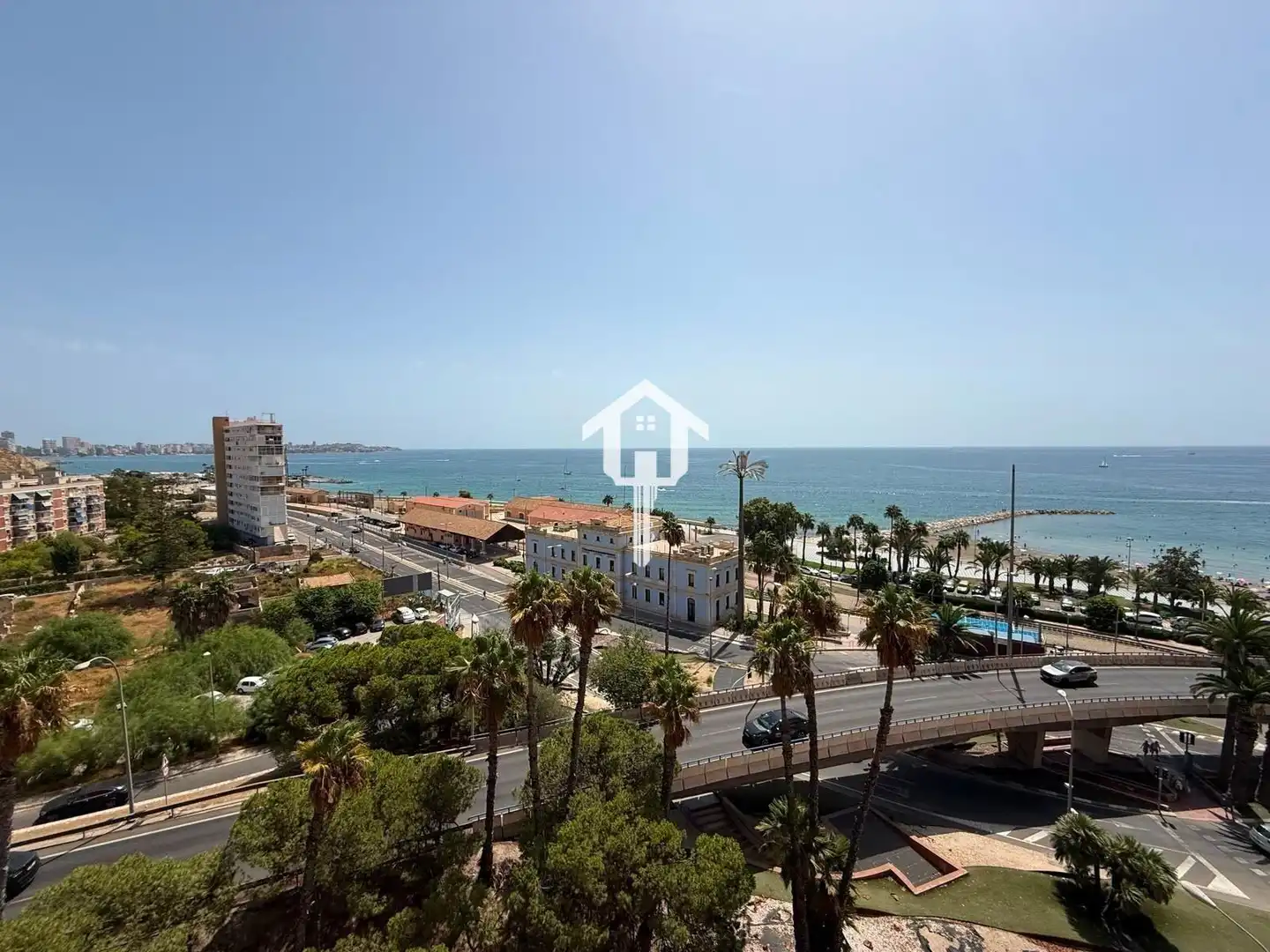 Vista exterior de Àtic en venda en Alicante / Alacant amb Aire condicionat, Terrassa i Moblat