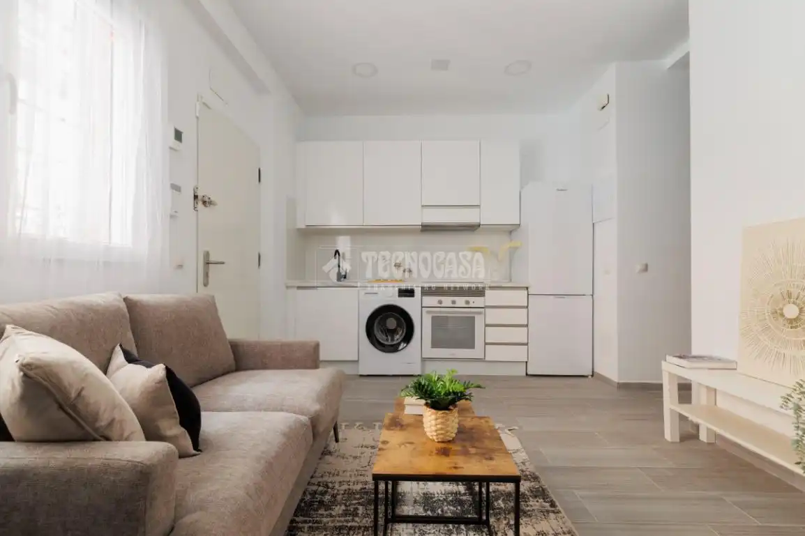 Sala de estar de Local en venta en Madrid