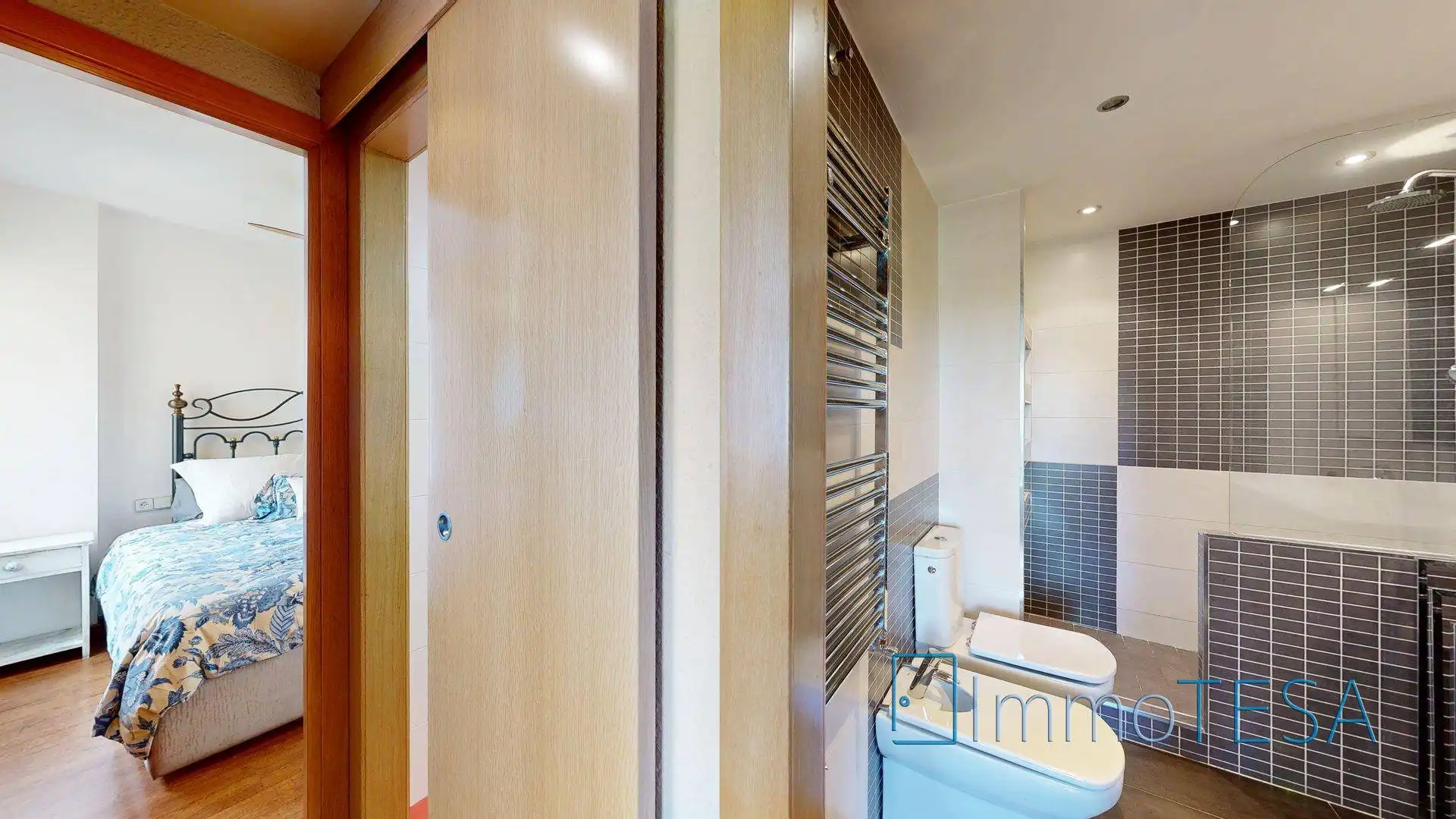 Bathroom of Flat for sale in Barberà del Vallès  with Air Conditioner, Heating and Parquet flooring