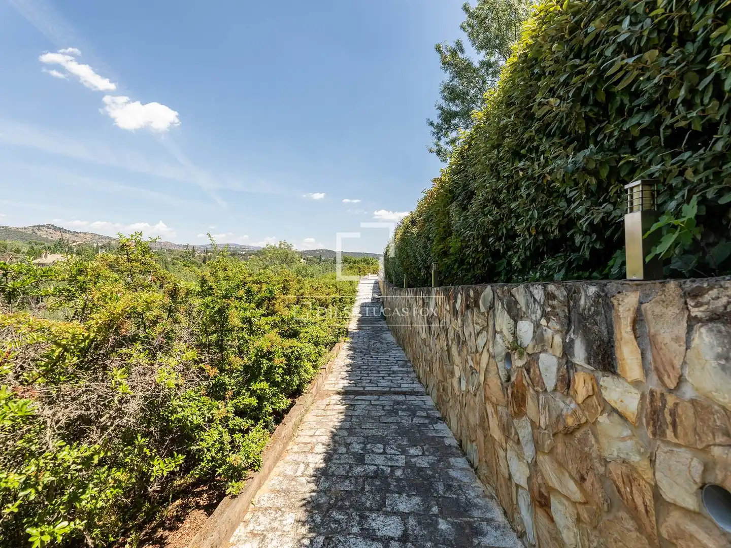 Vista exterior de Casa o chalet en venta en Las Rozas de Madrid con Aire acondicionado, Calefacción y Jardín privado