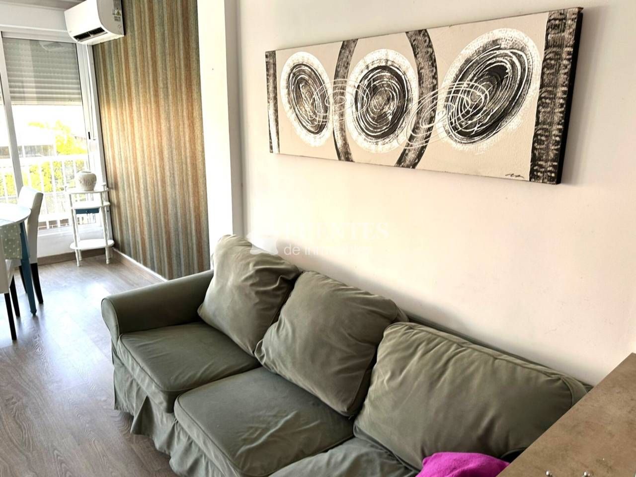 Sala d'estar de Pis en venda en Alicante / Alacant amb Aire condicionat, Calefacció i Moblat