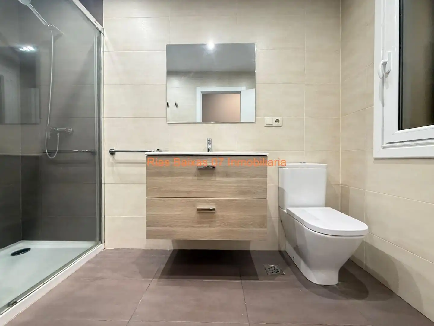 Bathroom of Flat for sale in Vigo   with Heating and Terrace