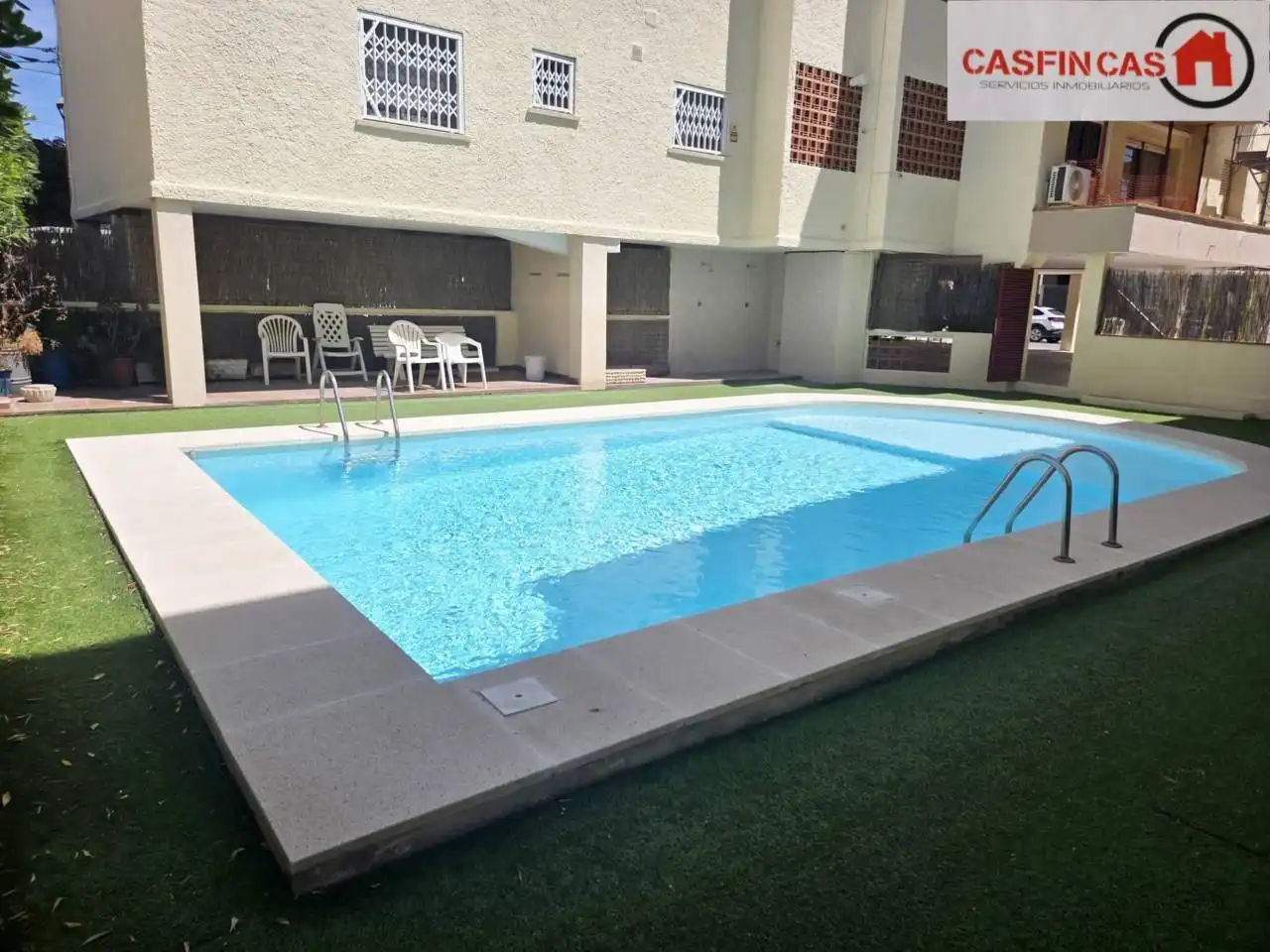 Schwimmbecken von Wohnung zum Verkauf in Cubelles mit Heizung, Parkett und Abstellraum