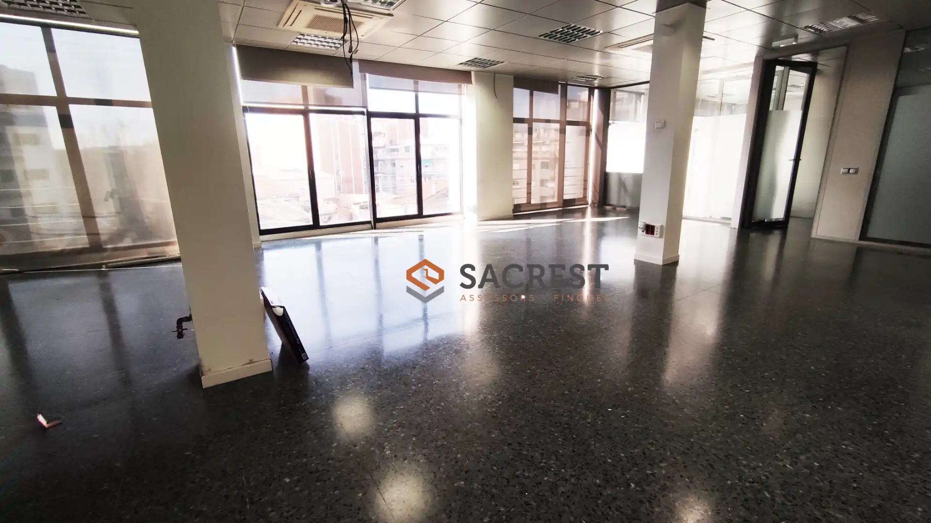 Local comercial de lloguer a Rambla Nova 57